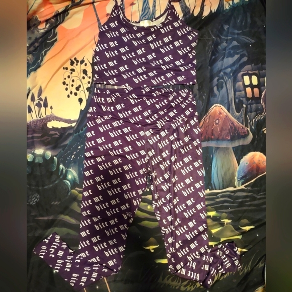 Bite Me Vampire Athletic Apparel set - Picture 9 of 15